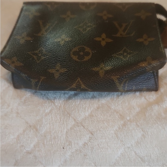 Louis Vuitton Zipper Pouch Preloved - Picture 5 of 12